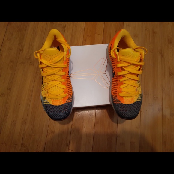 Kobe Low Elites - Picture 2 of 6